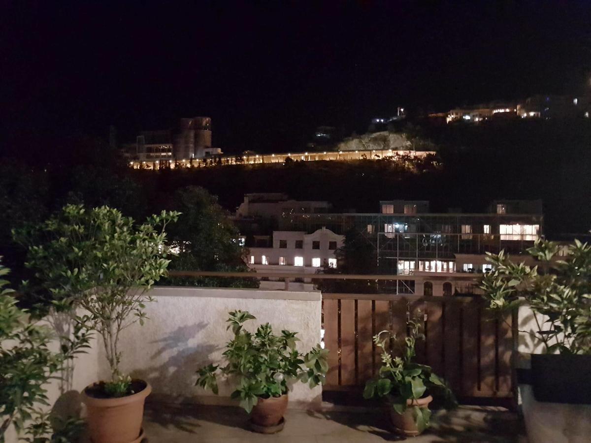 Sololaki Tale Appartement Tbilisi Buitenkant foto